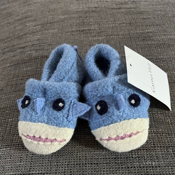 Garnet Hill Baby Wool Shark Slippers 0-6m NWT - Picture 1 of 4